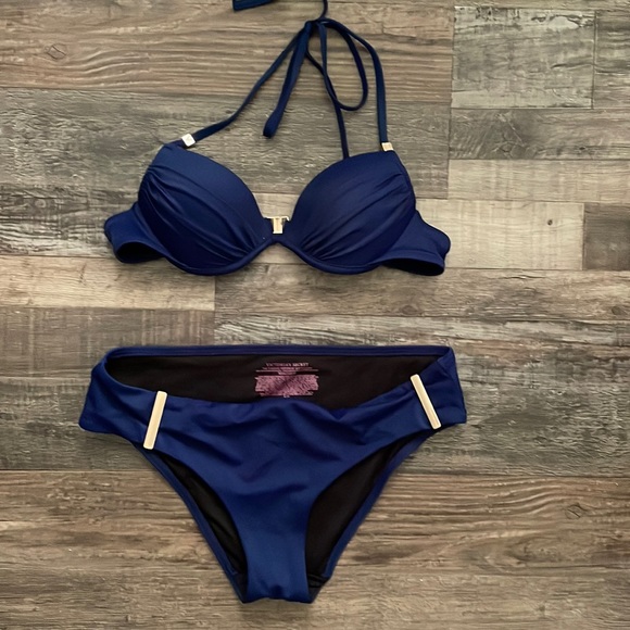 Victoria's Secret Other - Victoria’s Secret bikini preowned small/32A